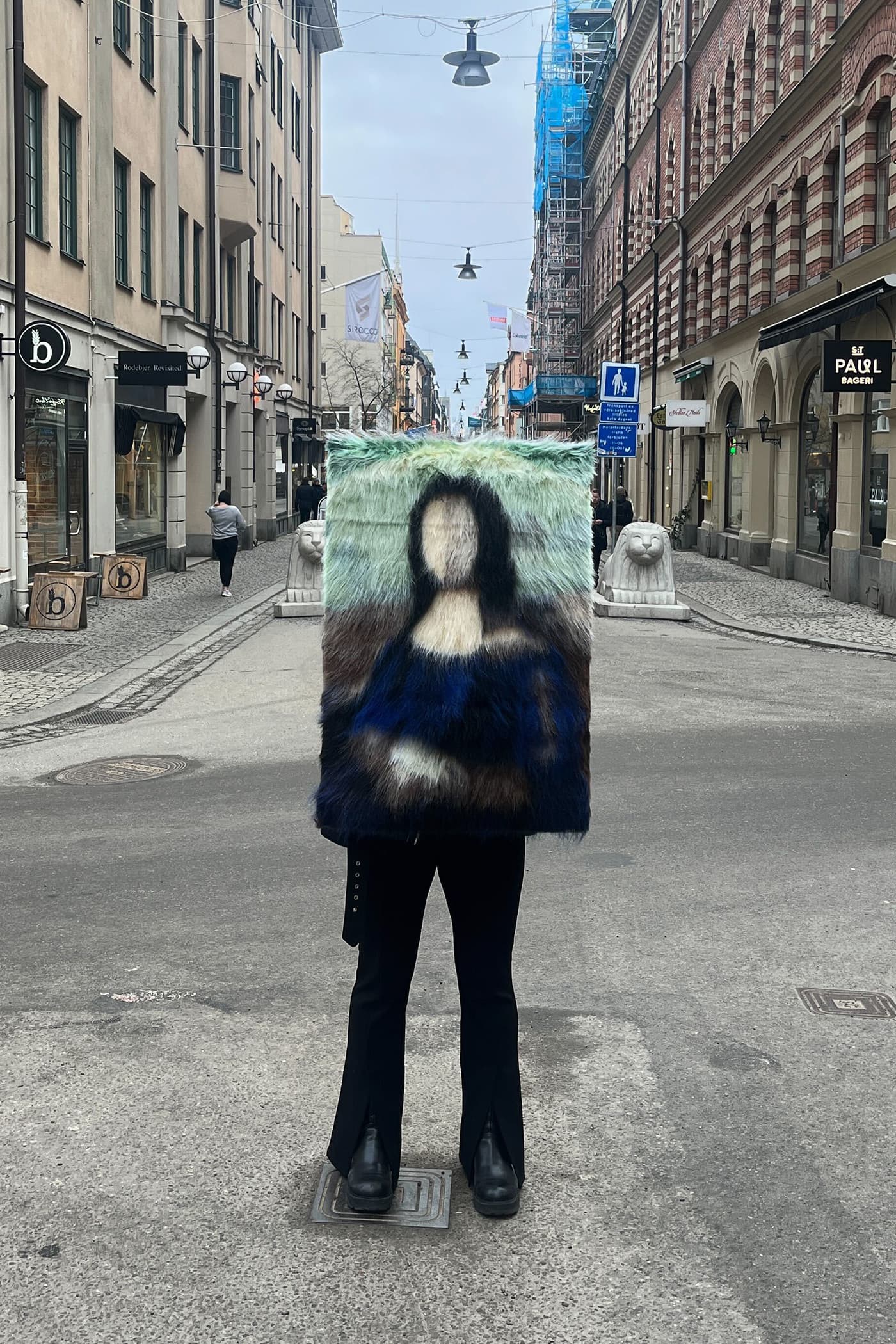 Snygg väggdekoration i fuskpäls med motiv av Mona Lisa, 80x54cm & 120x80cm. 